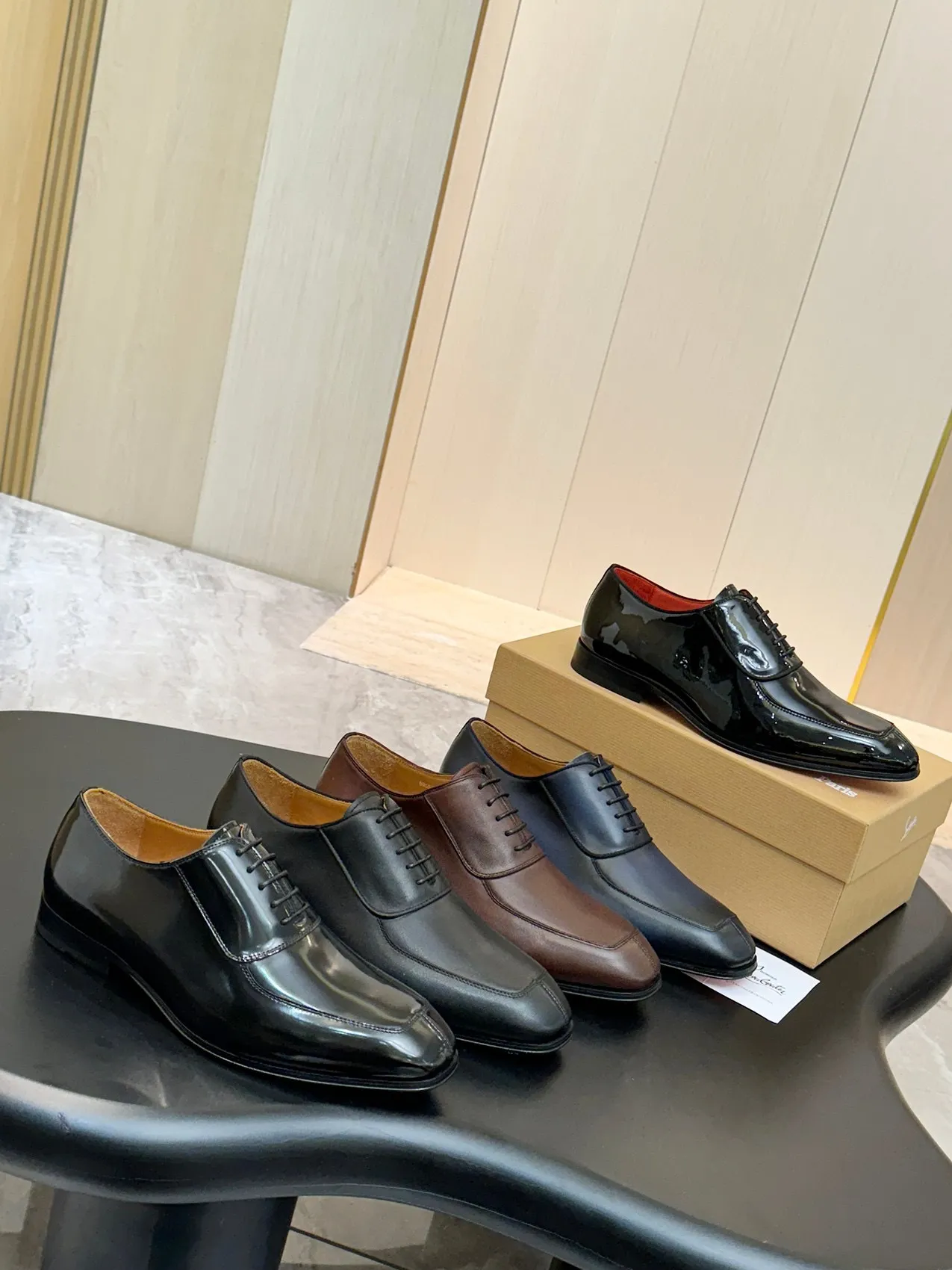 [CL red sole shoes] Top P: 1020💰 Size 39-44 (⚠️38.45.46.47 custom-made, non-returnable and non-exchangeable) 🆑High-end men's business formal leather shoes, original authentic top quality goods ••✅💯 Top original order purchasing agent! Original imported patterned cowhide ➕Imported cowhide lining ➕Cowhide feet ➕Original leather outsole~🉑️Feel free to compare the authentic ones!